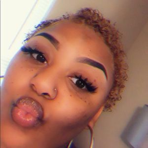 Meet your Posher, Trinity